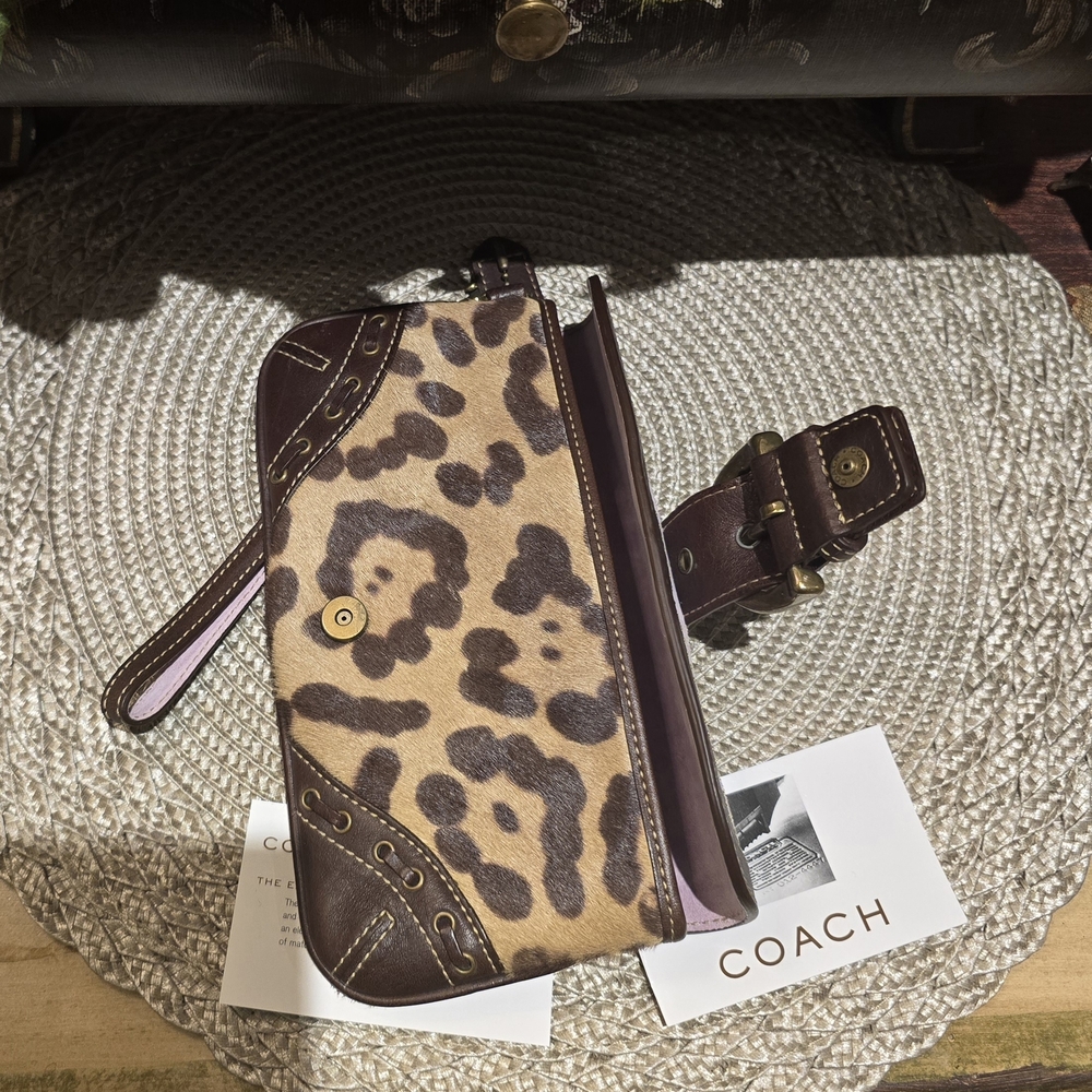 RARE Coach Leopard Print Clutch with Lavendar Suede and Brown Leather Accents - Picture 9 of 15